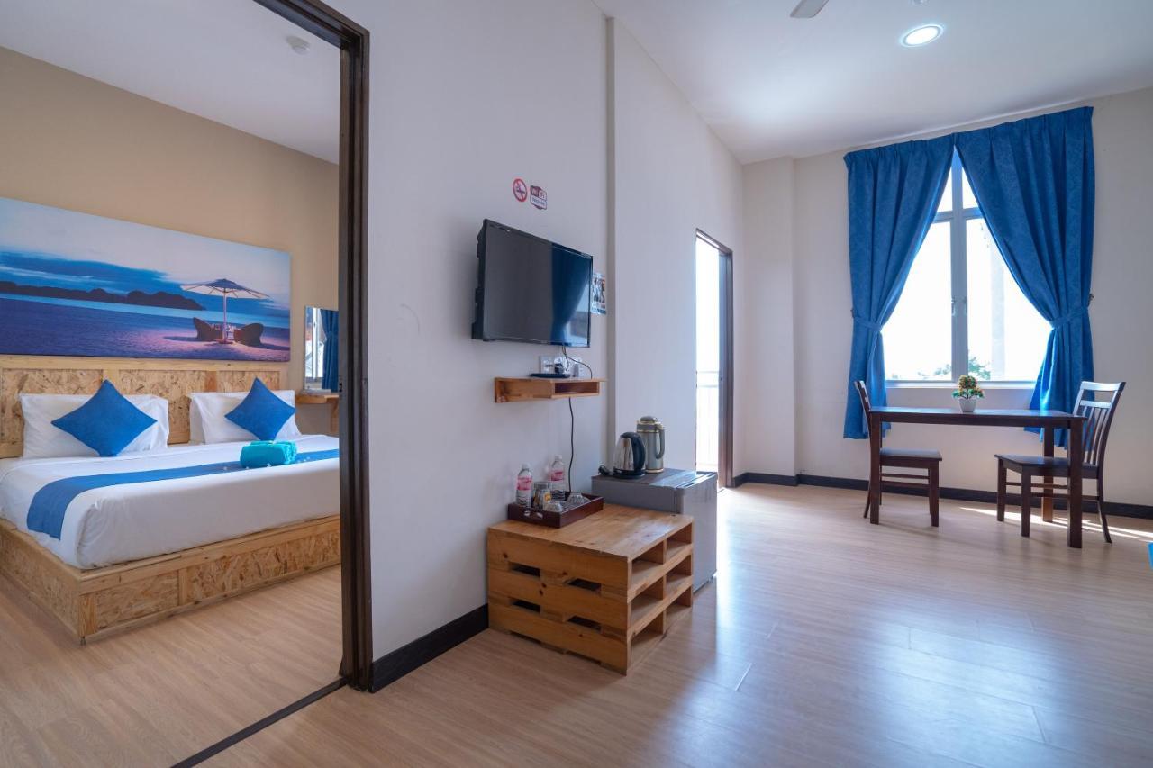 Paretto Seaview Hotel Pantai Cenang  Exterior photo