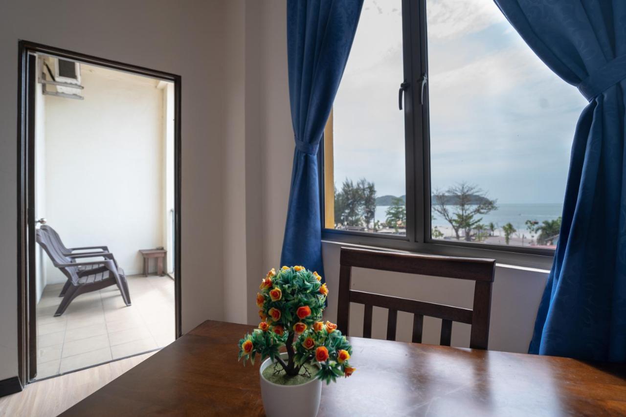 Paretto Seaview Hotel Pantai Cenang  Exterior photo